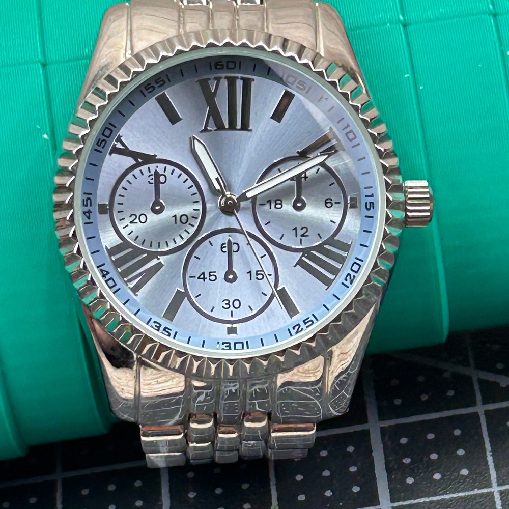 Accutime Mens‎ Silver Tone Watch 601332WM Roman Numeral Fluted Bezel